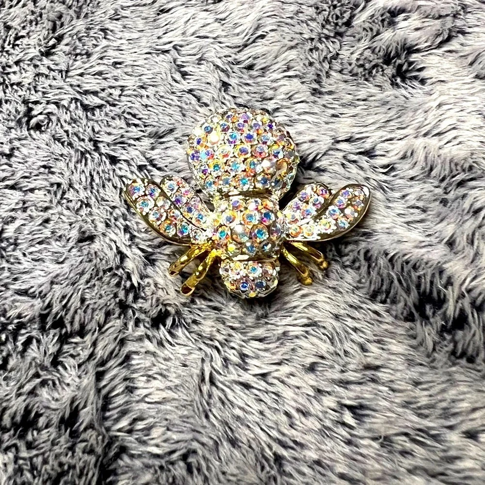 Joan Rivers Aurora Borealis Swarovski Crystals WINNER Bee Pin Brooch